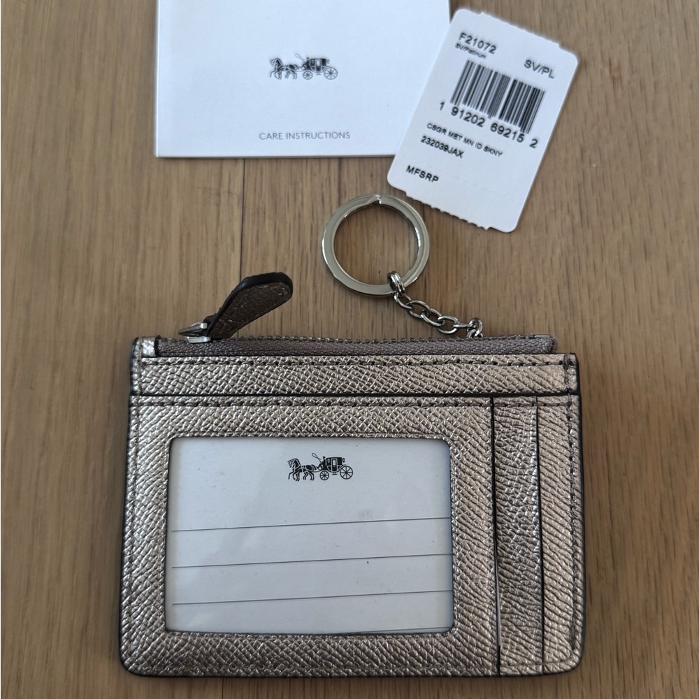NWT: Coach Metallic Champagne Leather Zip Card Case with Keyring - Picture 3 of 7